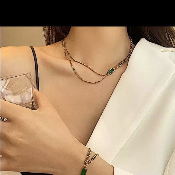 Gold Emerald Pendant Necklace, Chain Link Design, Perfect Special Occasions - Picture 7 of 10